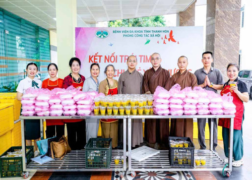 Hơn 20 năm bền bỉ của quỹ bếp ăn tình thương chùa Thanh Hà